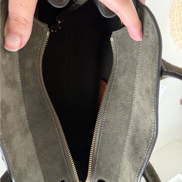 Coach Olive Suede Soft Empire 28 - Picture 10 of 11